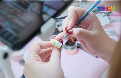 美甲培训学校学习到底好不好？