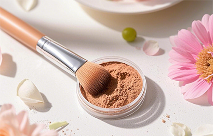 刚化完妆肌肤白皙美丽，为什么几小时后变得“暗沉”呢？