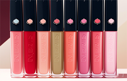 关于唇蜜这样用更好_沈阳化妆学校