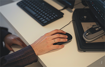 职场女性鼠标手的护肤技巧   